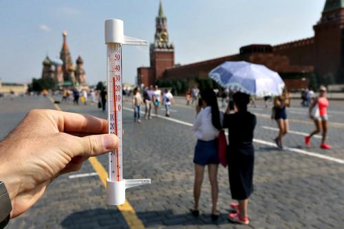 Три температурных рекорда подряд: в Москву идет новая волна аномального тепла
